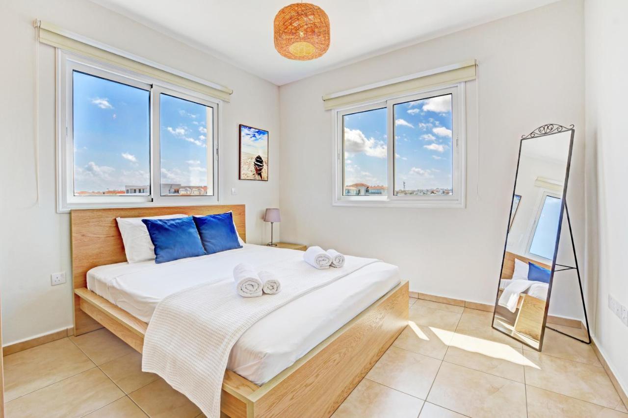 ♥ Sunny&Cozy Family Apartment ★ Walk To The Beach☼ Paralímni Kültér fotó