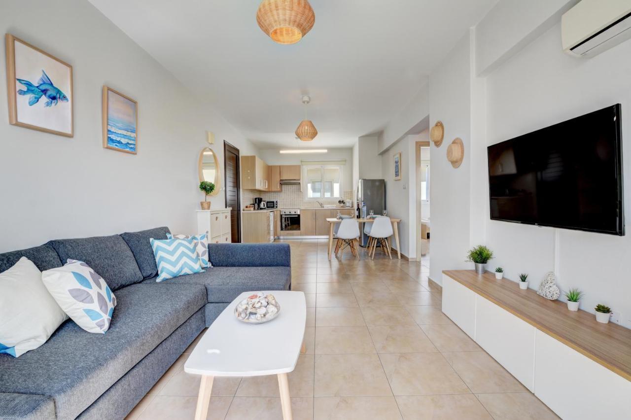 ♥ Sunny&Cozy Family Apartment ★ Walk To The Beach☼ Paralímni Kültér fotó