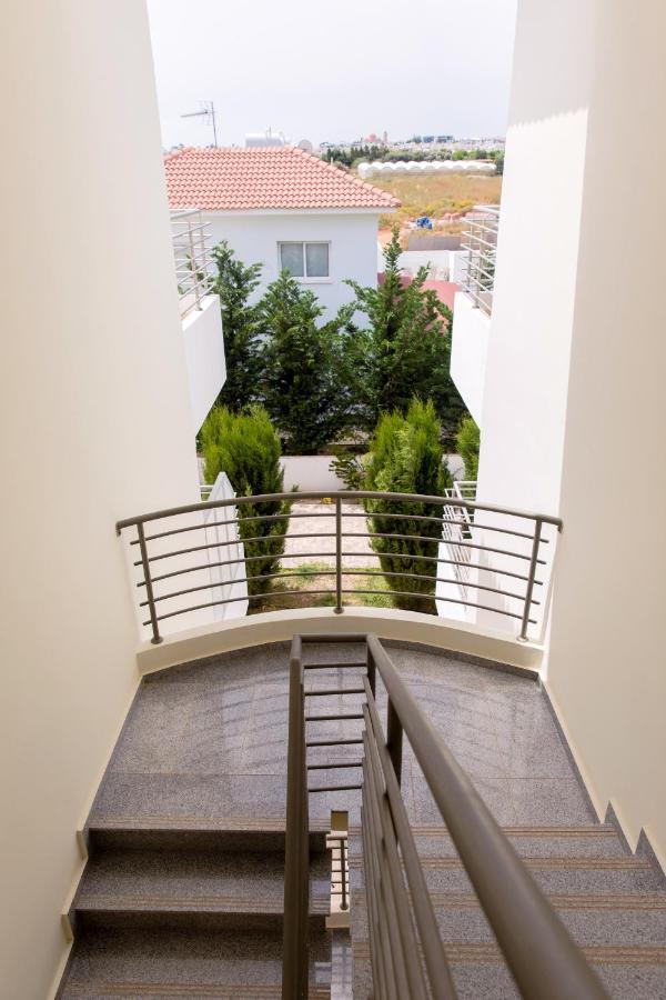 ♥ Sunny&Cozy Family Apartment ★ Walk To The Beach☼ Paralímni Kültér fotó